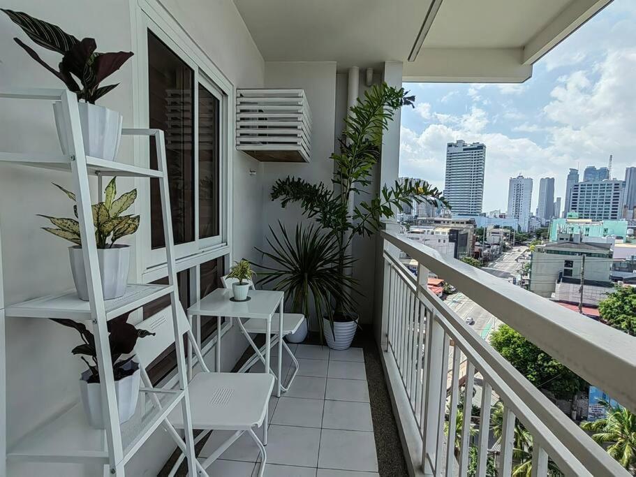 Happirest Cozy Crib * Manila