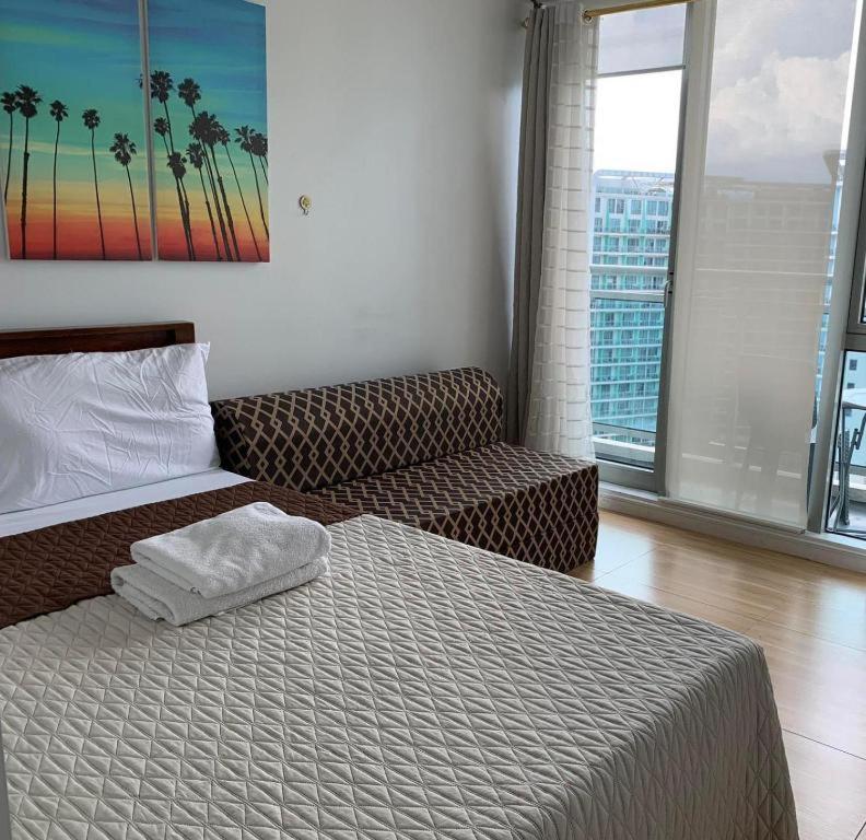 Azure C5 Man-made Balcony Multiple Units Apartment *