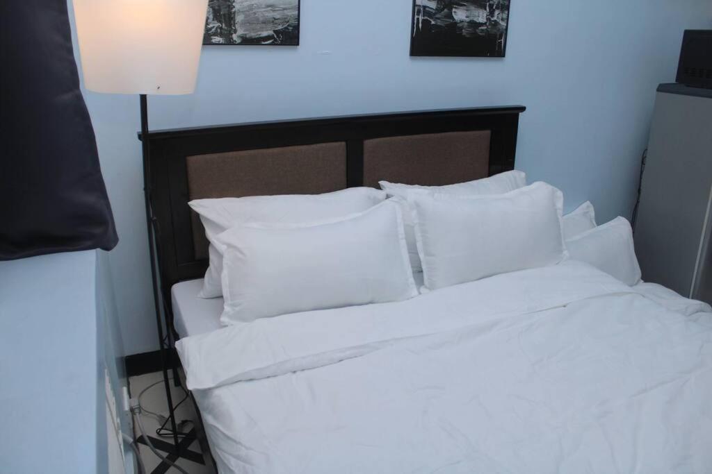 A2j Executive Near Venice Mall Bgc Apartment