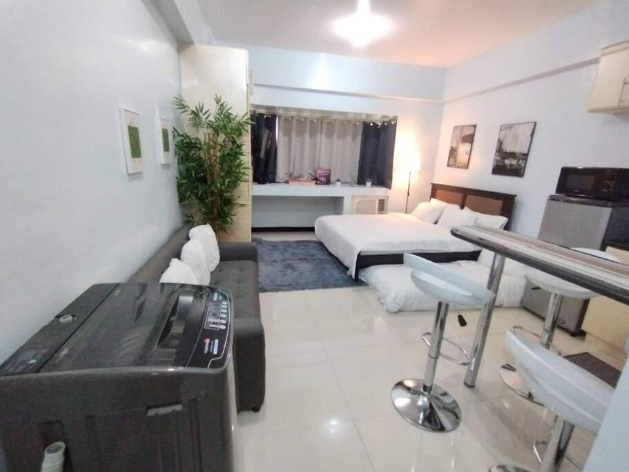 A2j Executive Near Venice Mall Bgc Apartment
