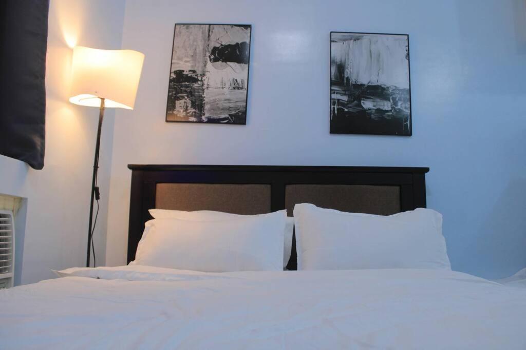 Apartment A2j Executive Near Venice Mall Bgc