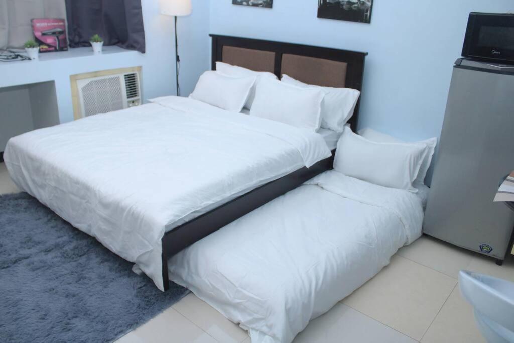 A2j Executive Near Venice Mall Bgc Manila