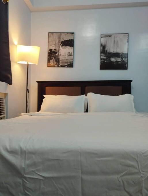 A2j Executive Near Venice Mall Bgc Apartment *