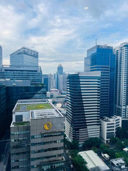 Apartment Pool X View 2 Bed Loft With Wifi & Netflix Manila