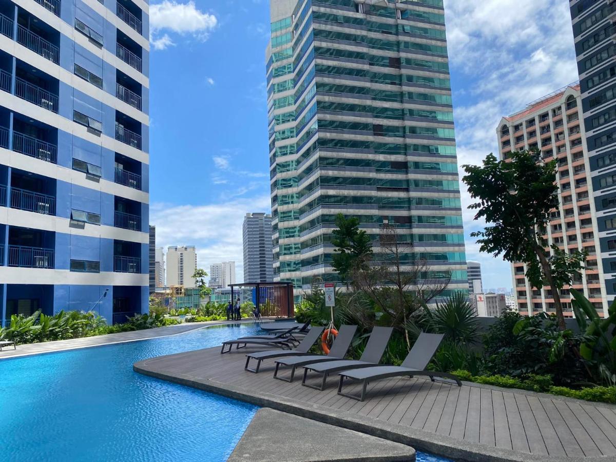 Staycation By Ness In Ayala Makati Apartment Manila