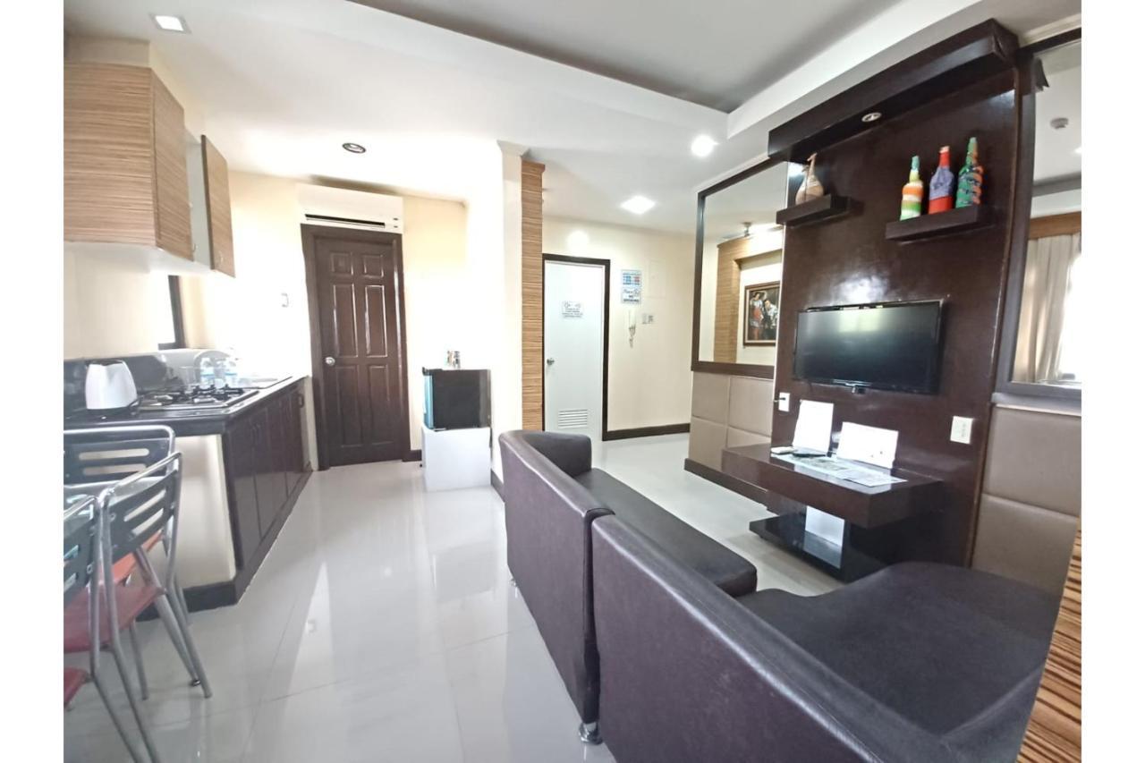 Oyo 908 Silverio Suites Manila