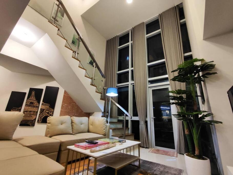 A2j Luxury 3br Near Uptown Mall Bgc Taguig *