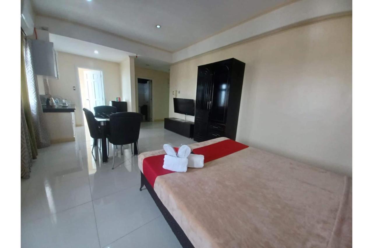 Oyo 908 Silverio Suites Hotel Manila
