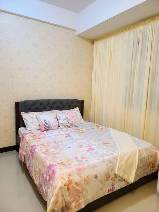 House Of B&y At 101 Newport Across Naia T3 Apartment *