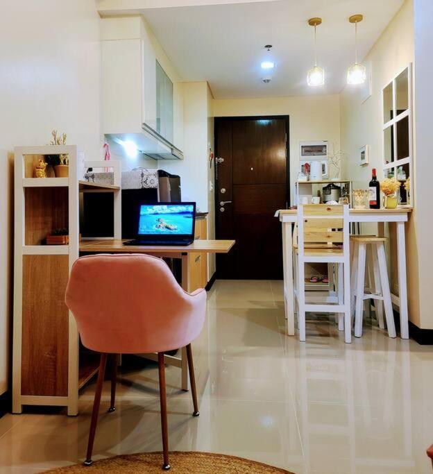 Apartment House Of B&y At 101 Newport Across Naia T3 *