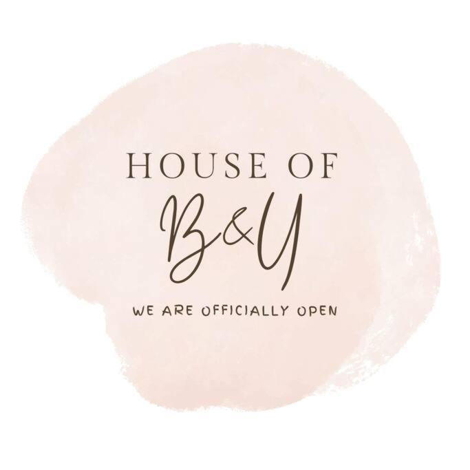 House Of B&y At 101 Newport Across Naia T3 Apartment Manila