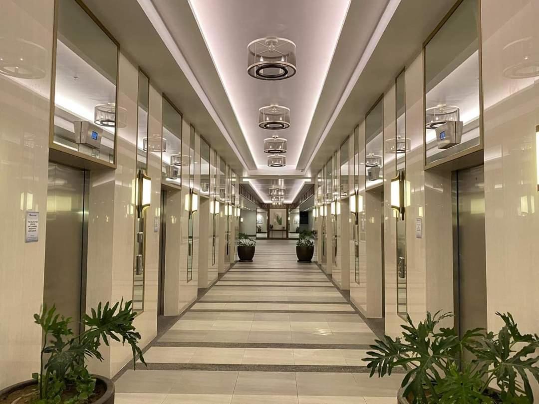 Aparthotel Infina Towers Project 4 Aurora Boulevard Quezon *