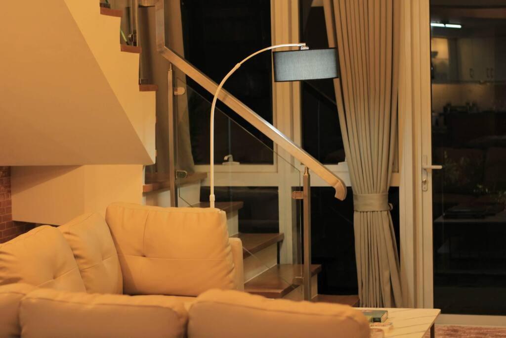 A2j Luxury 3br Near Uptown Mall Bgc Taguig *