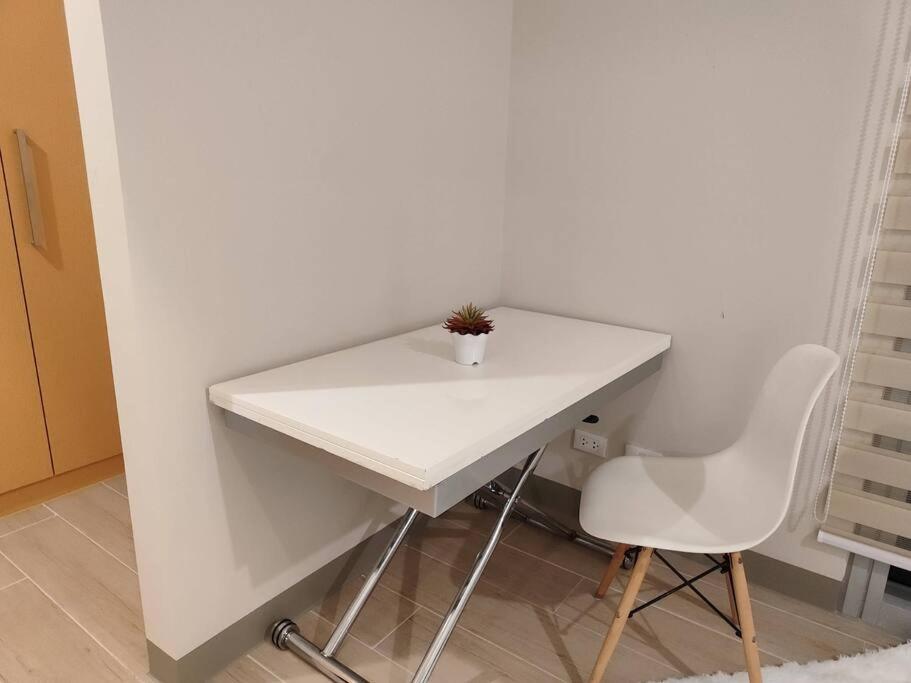 Apartment A2j Luxury 3br Near Uptown Mall Bgc Taguig *