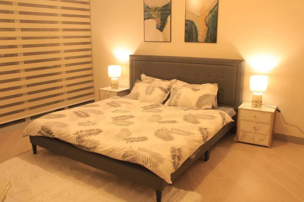 A2j Luxury 3br Near Uptown Mall Bgc Taguig *