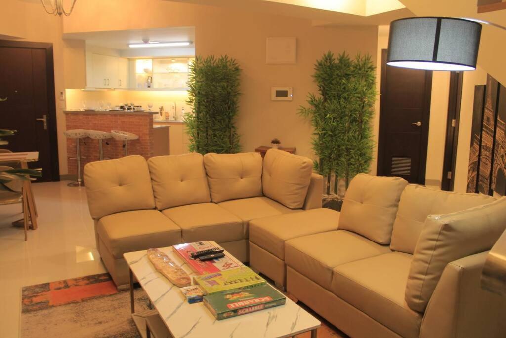 Apartment A2j Luxury 3br Near Uptown Mall Bgc Taguig