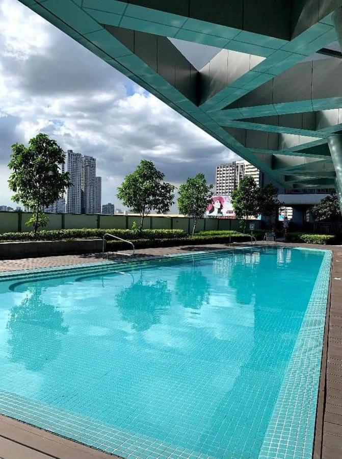 Apartment One Bedroom Unit Fame Residences Manila