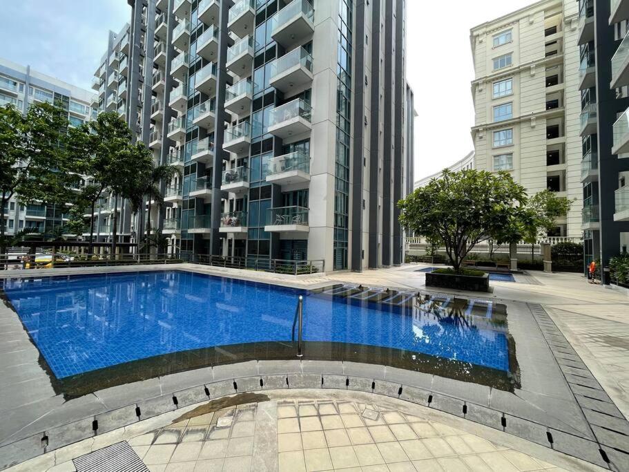 Apartment Two Palm Tree Infront Naia Terminal 3 Manila