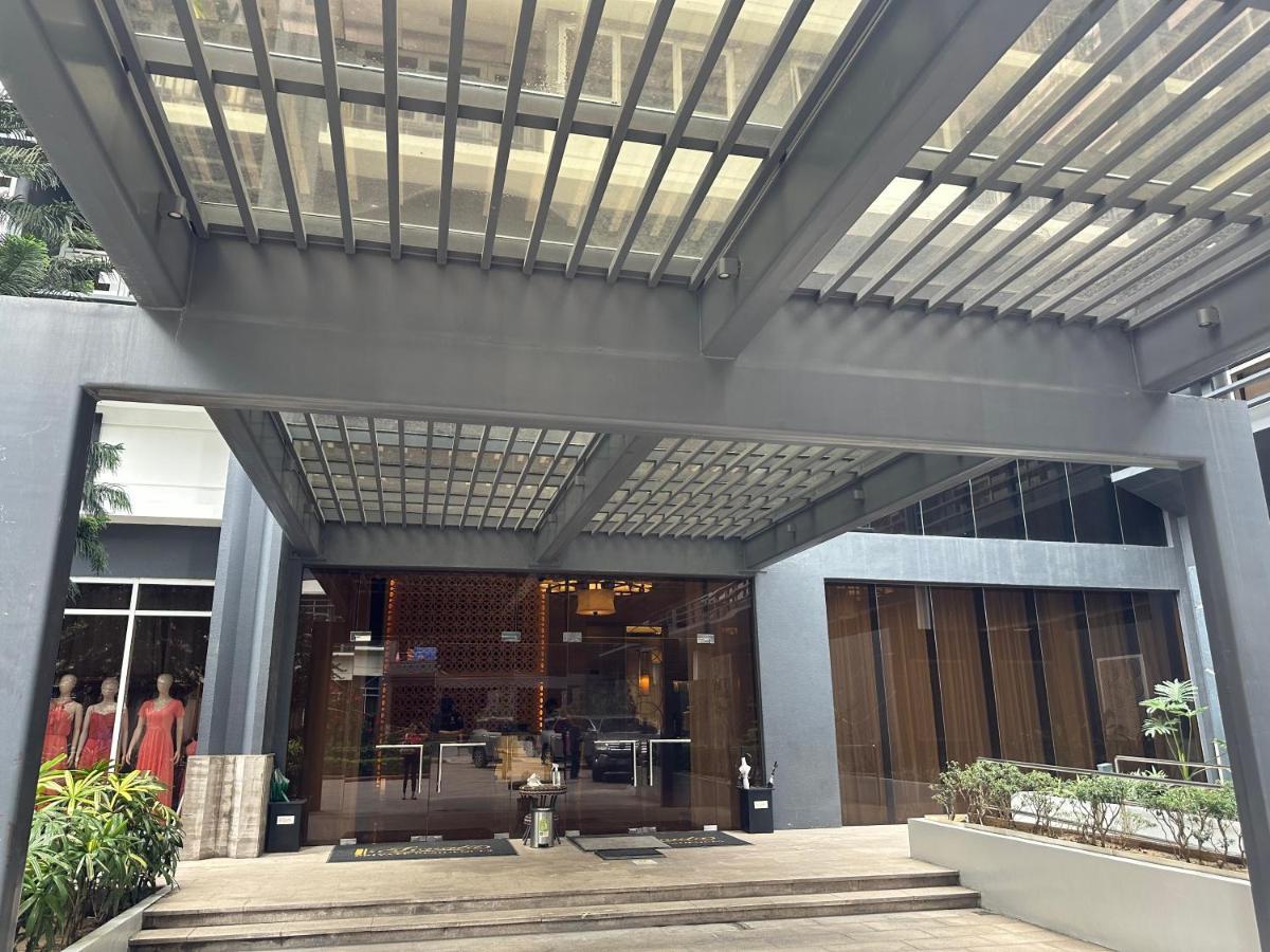 Luxury Suite Across Sm Megamall
