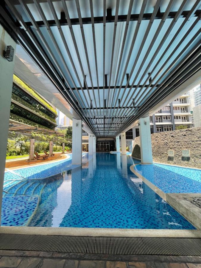 Luxury Suite Across Sm Megamall Manila