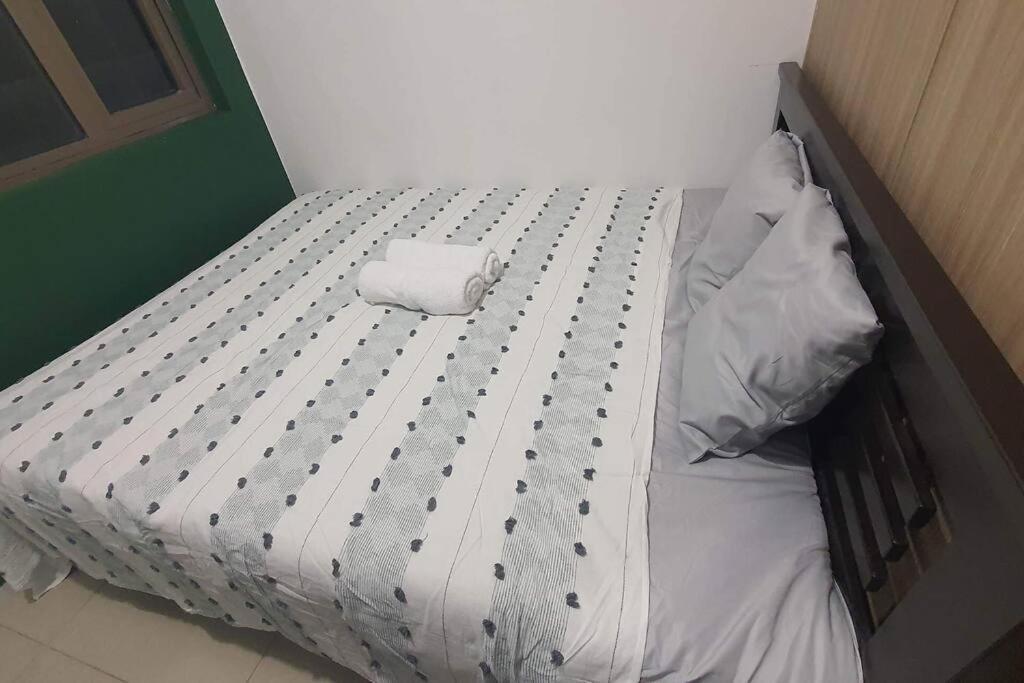 Apartment Simple And Affordable Staycation Manila