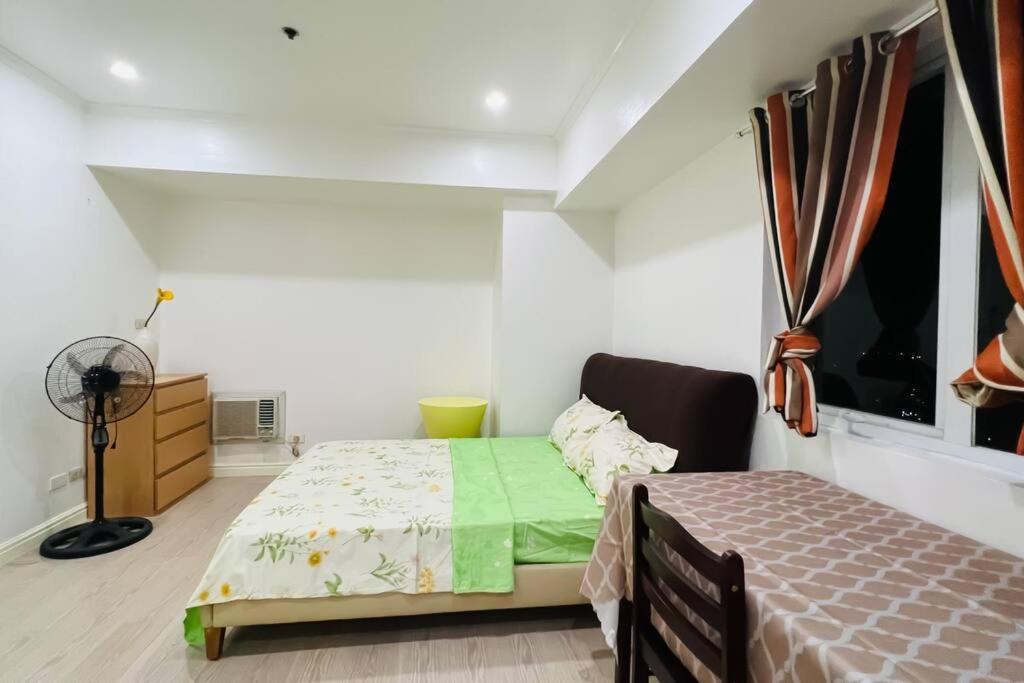 Bgc 2br Near Sm Aura With Free Parking & Wi-fi Apartment Manila