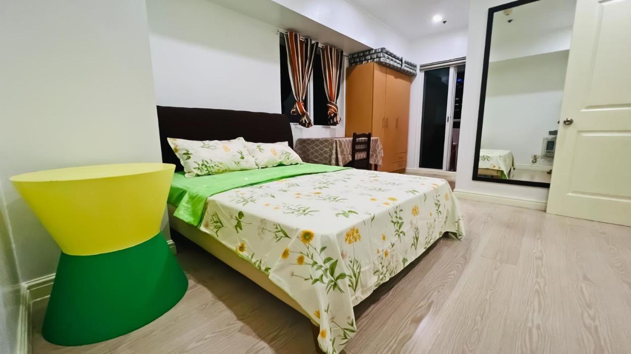 Bgc 2br Near Sm Aura With Free Parking & Wi-fi Apartment