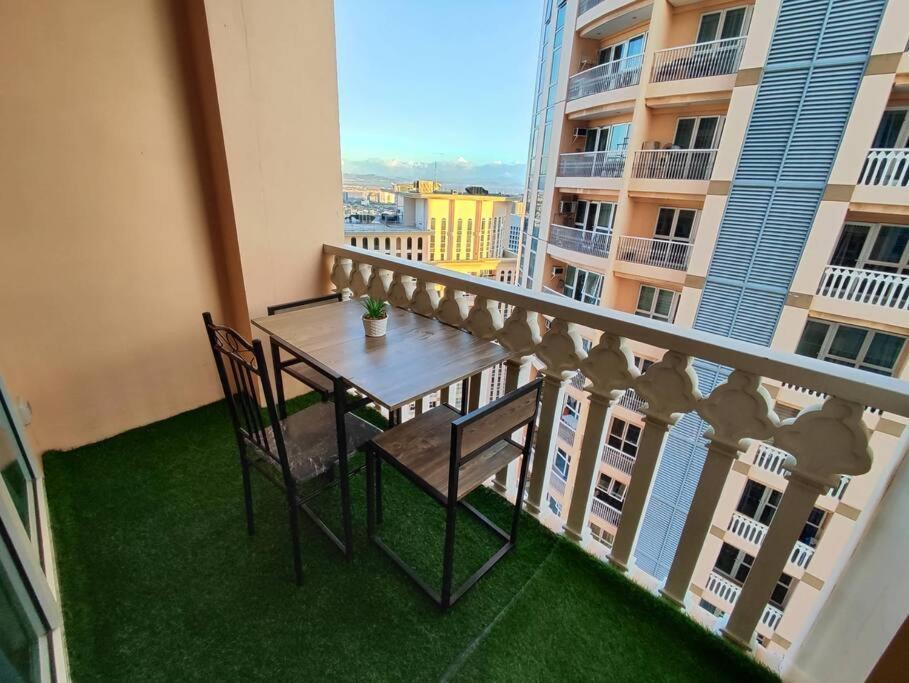 Apartment A2j Luxury Near Venice Mall Bgc Taguig Manila