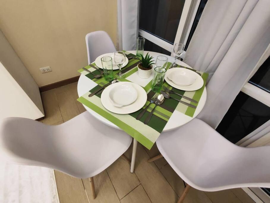 Apartment A2j Luxury Near Venice Mall Bgc Taguig