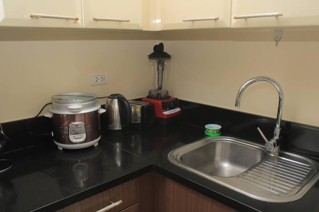 A2j Luxury Near Venice Mall Bgc Taguig Apartment *