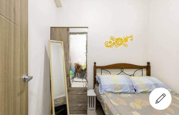 Lovely 2-br W/balcony In Sm-sucat, Paranaque * Manila