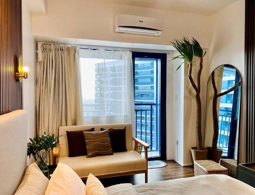 Muji-inspired Home-tel In The Heart Of Makati Apartment Manila