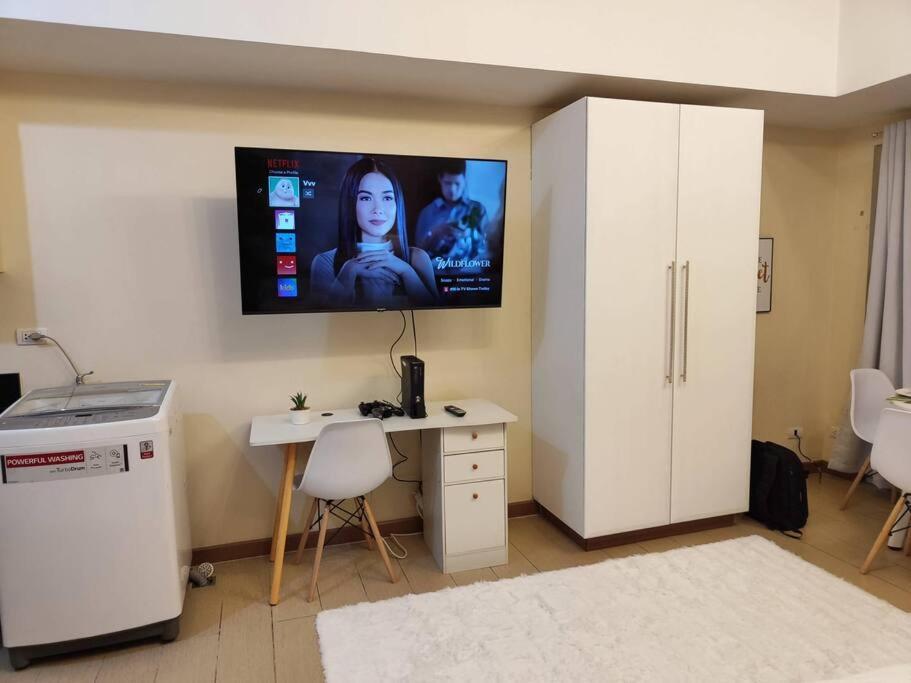 Apartment A2j Luxury Near Venice Mall Bgc Taguig Manila