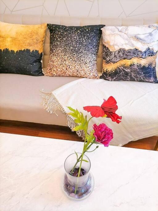 Cozy Unit At Sun Residences