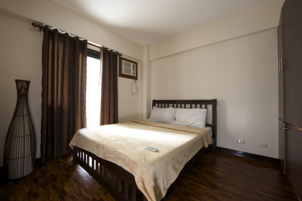 Cypress Towers Condominium Apartment *
