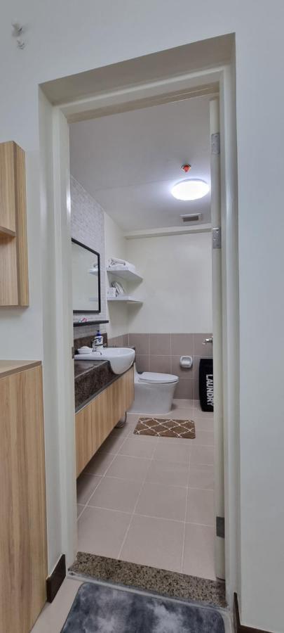 A Cozy 2 Bedroom In Metro Apartment Manila
