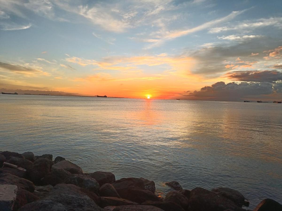Shell Residences * Manila