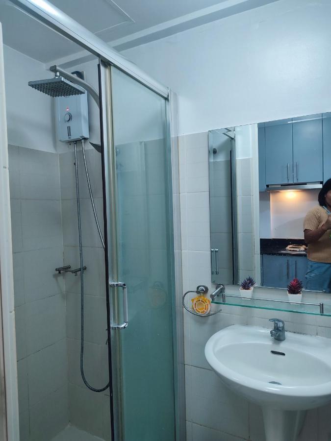 Sea Residences Moa Complex - Ruffa's Condotel *