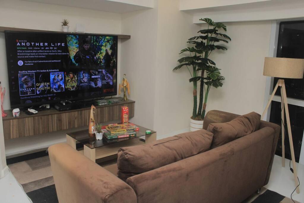 Apartment A2j Luxury 2br Near High Street Bgc Taguig Manila