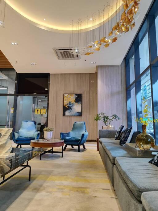 A2j Luxury 2br Near Uptown Mall Bgc Taguig Apartment Manila