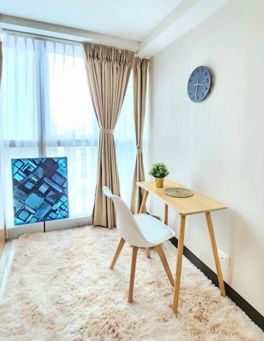 Cosy Executive 1 Bedroom Uptown Parksuites Ultra Fast Internet Apartment *