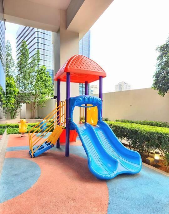 Cosy Executive 1 Bedroom Uptown Parksuites Ultra Fast Internet Apartment *