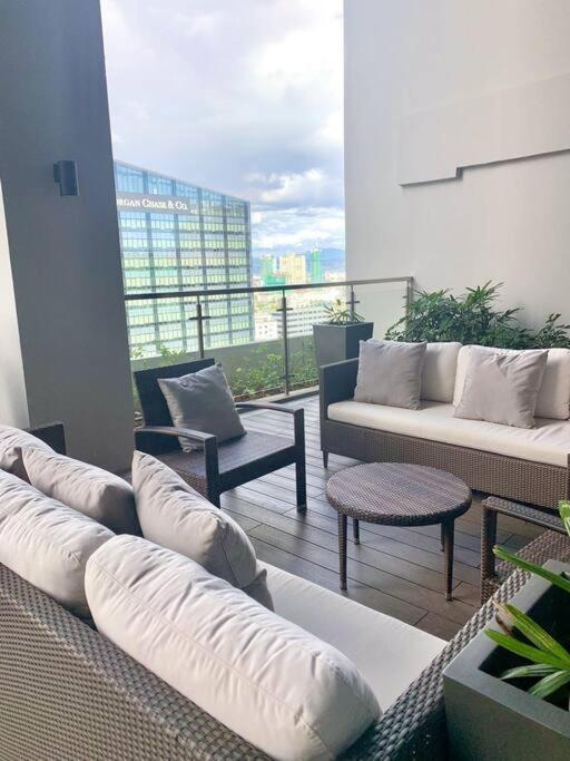 Cosy Executive 1 Bedroom Uptown Parksuites Ultra Fast Internet *