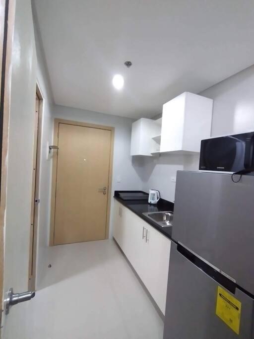 1231 Grass Residences Tower 5 Apartment *
