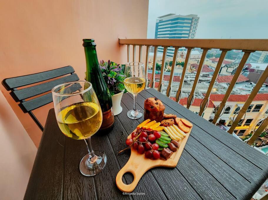 Venice View Balcony At Mckinley Hill Apartment