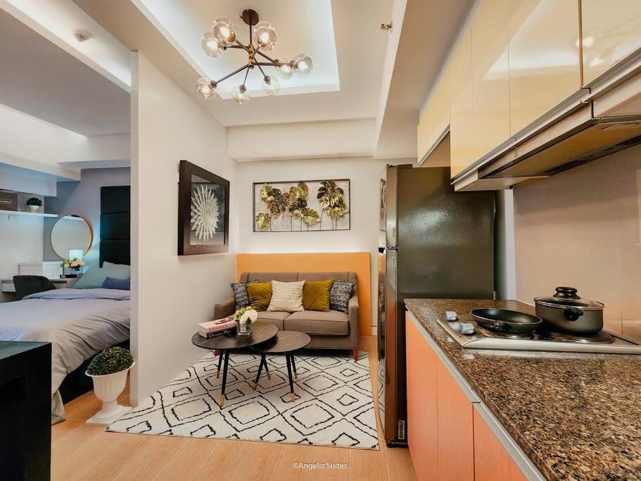 Venice View Balcony At Mckinley Hill Apartment