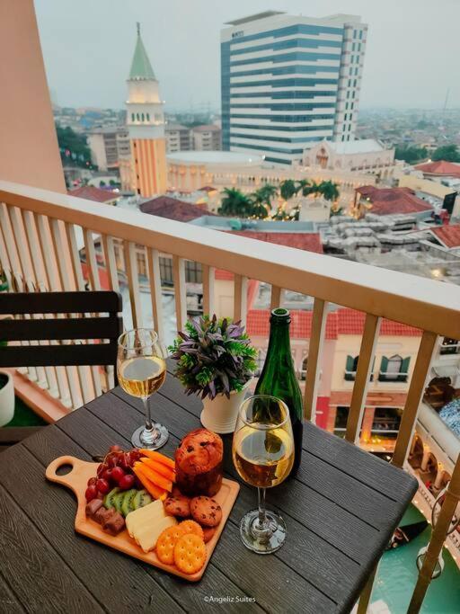 Venice View Balcony At Mckinley Hill * Manila