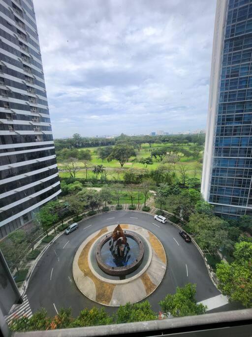 Apartamento Enjoy Bgc Sunset And Golf Course View 2 Bedroom Loft With 100mbps Internet Connection Manila