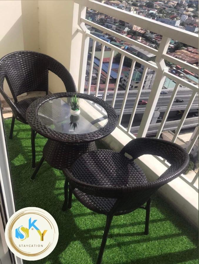 1br Unit At Celandine Near Ayala Cloverleaf Mall Apartment Manila