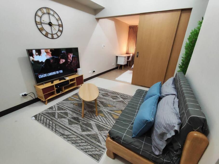 A2j Luxury 2br Near Uptown Mall Bgc Taguig Apartment Manila